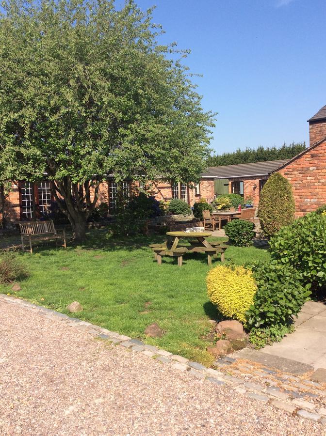 The Barn Bed And Breakfast Hale  外观 照片