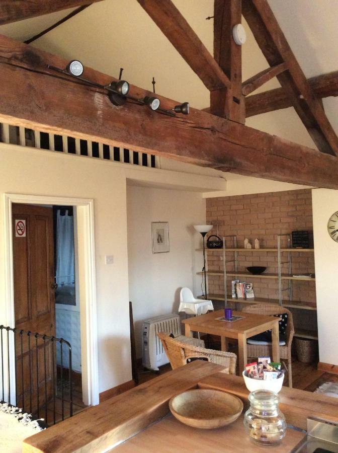 The Barn Bed And Breakfast Hale  外观 照片