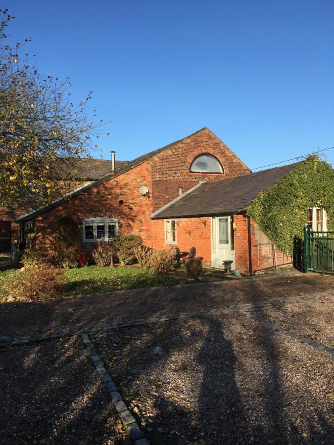 The Barn Bed And Breakfast Hale  外观 照片