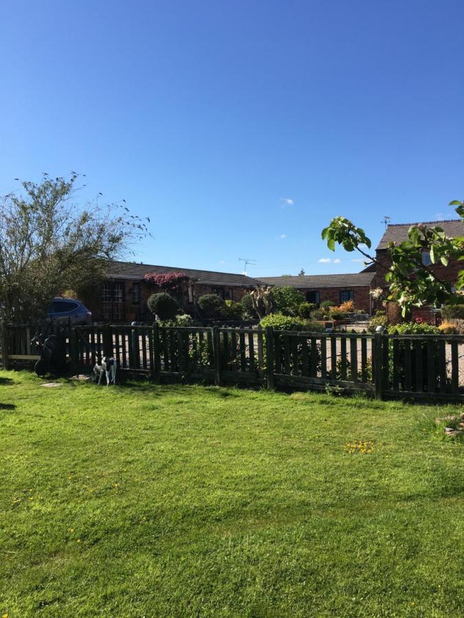 The Barn Bed And Breakfast Hale  外观 照片
